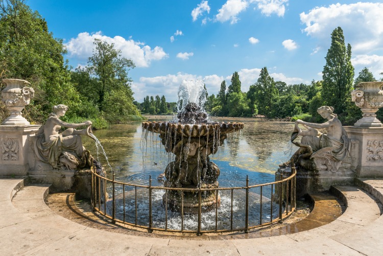 Knightsbridge: What To See and Where to Visit The Oliver\\\'s Madhouse