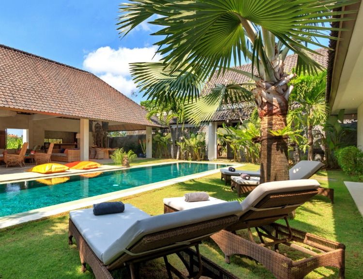 Holidaying As A Family - Deciding On A Villa Holiday The Oliver\\\'s Madhouse