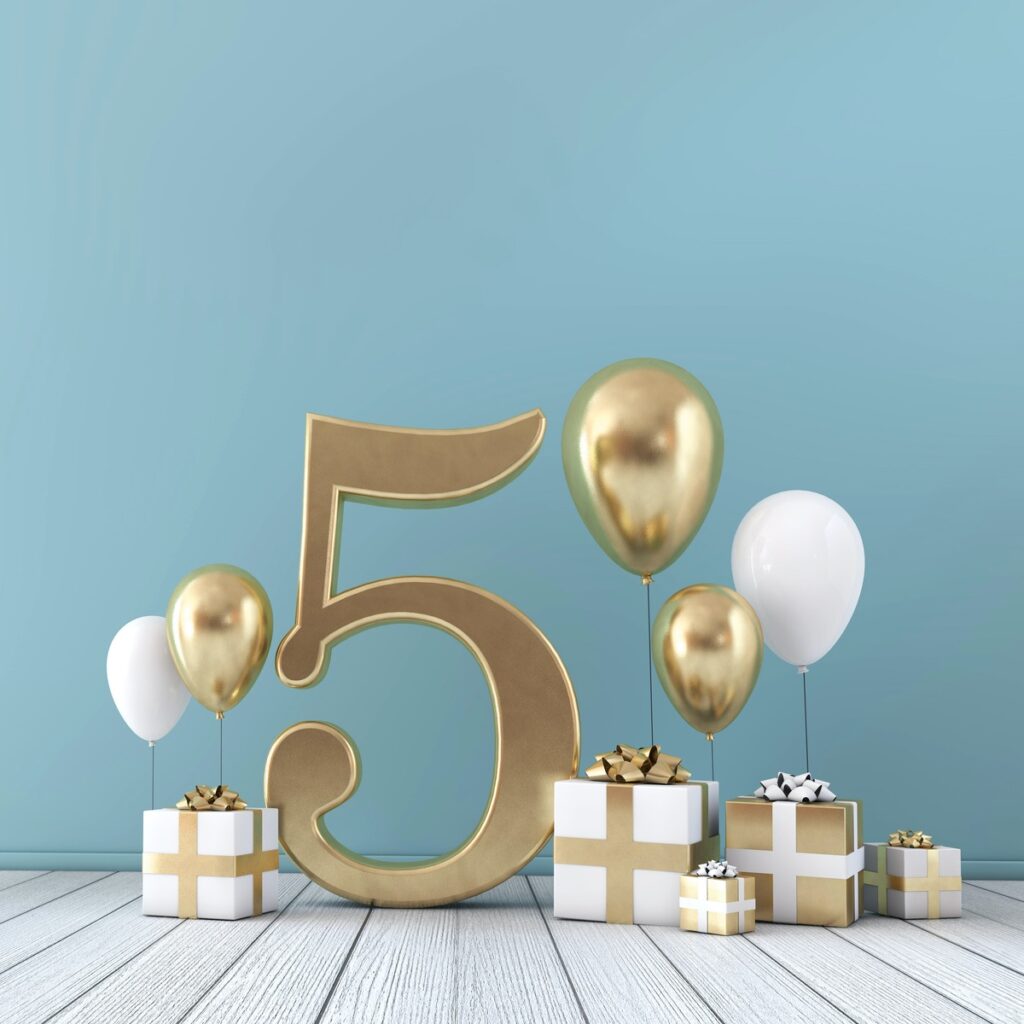gold 5 with presents and balloons
